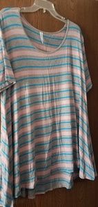 Like New Lularoe Perfect Tee Sz 2xl